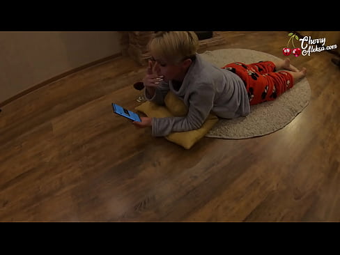 ❤️ Brjáluð ljóshærð sjúga risastóran pikk sýgur og skoppar á henni - endaþarmsmök ❤️❌ Kynlífsmyndband á klám is.eviewporn.ru ﹏